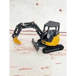 JOHN DEERE Mini Excavator Diecast Toy 1:50 Construction Vehicle Yellow